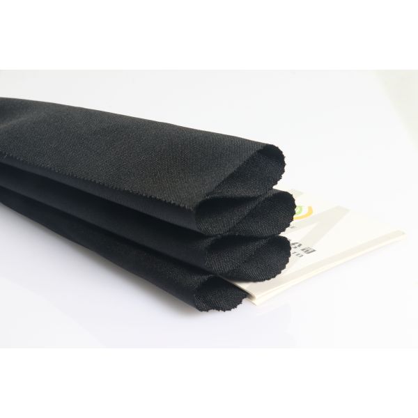 Lightweight and breathable marine renewable polyester fabric for clothing