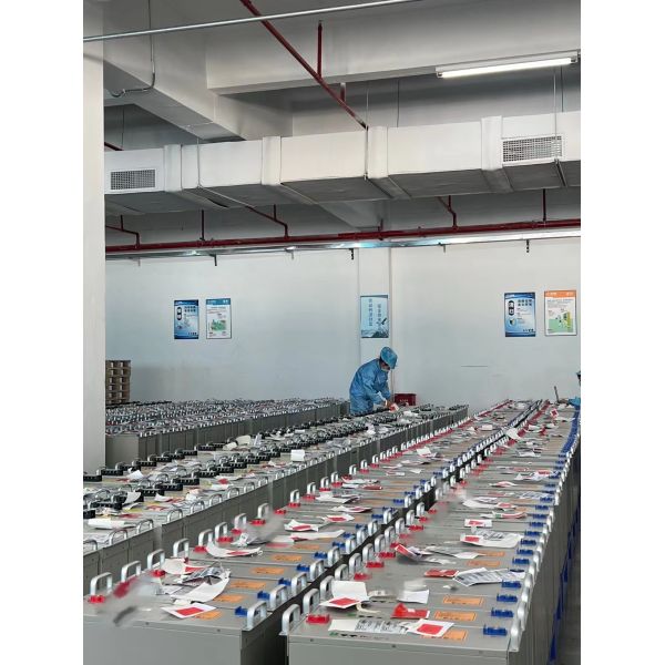 Coslight LiFePO4 Battery Pack 12V 200ah High Capacity Lithium Ion Battery Lithium Ion Battery for Lead Acid Replacement 3