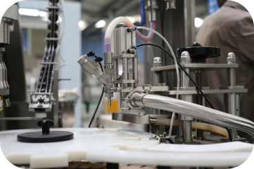 Automatic Small Footprint Sauce Oil Filling Capping Tow In One Machine