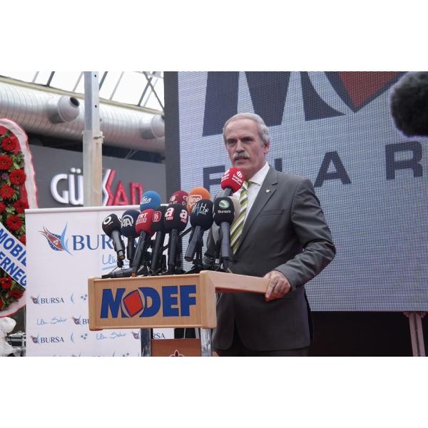 P3.91 Customized Outdoor Led Display Billboard SMD1921 Hanging IP65 FCC