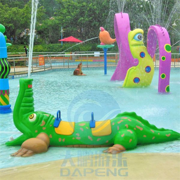 FRP Crocodile Spray Animals Water Spray Games With Seat In The Water Park
