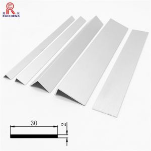 China Modern Aluminium Extrusion Angle , L Shape 4x4 Aluminum Angle Tearproof wholesale