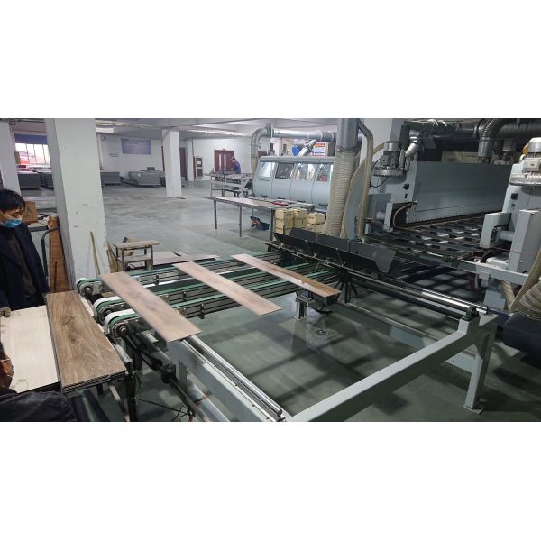 Waterproof Wood Veneer SPC Floor Click Installation Type Vinyl Plank Flooring for Oak