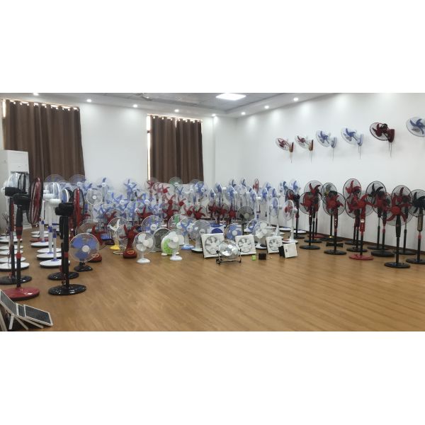 International Home DC Powered Fans Rechargeable Plastic Material Remote Control