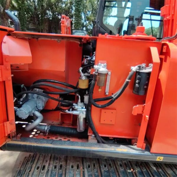 Multi Functional Hitachi Crawler Excavator Hitachi Zx 60 6 Ton Excavator For Construction