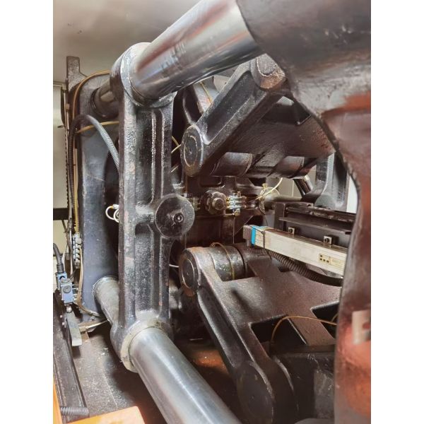 Chen Hsong 228ton Second Hand Plastic Injection Moulding Machine For Phone Case Toys