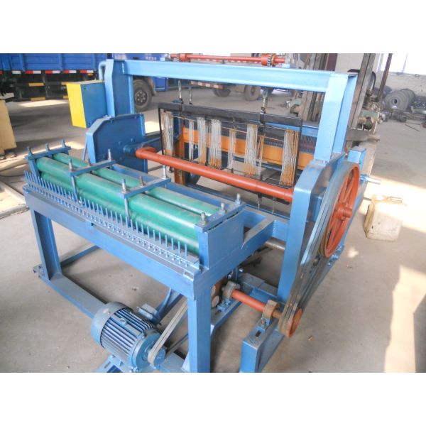 Efficient 1-4m Width Crimped Wire Mesh Weaving Machine With 1.0-12mm Wire Diameter