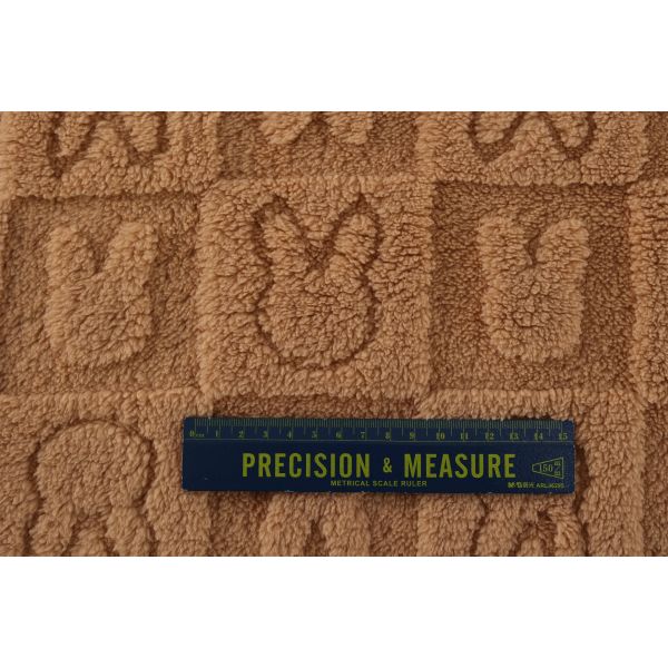 Eco-friendly Rabbit Pattern 100% Soft Polyester Jacquards Fabrics Shu Velveteen Sherpa Cotton Fabrics for Clothing for Home Blanket Textile