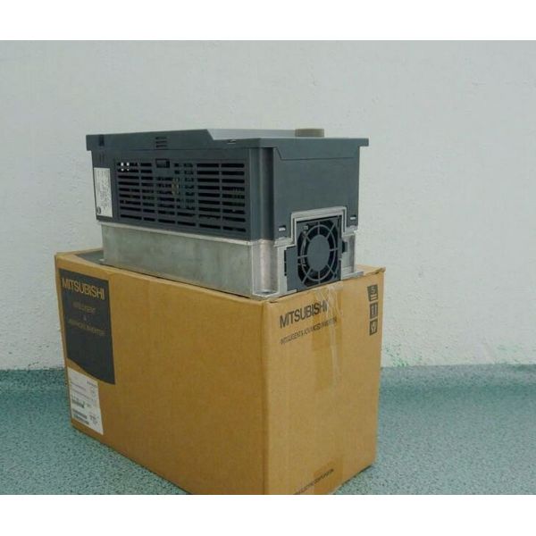 FR-A840-00083-2-60 Mitsubishi Inverter FR-A800 Series Inverter Drive 3.7 KW with EMC Filter, 3-Phase In, 380 → 500 V ac