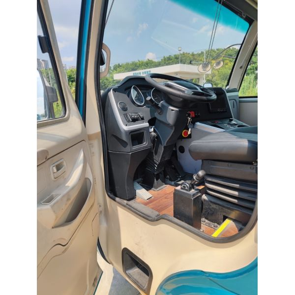 Electric Used Luxury Buses 31 Seats With Automatic Transmission