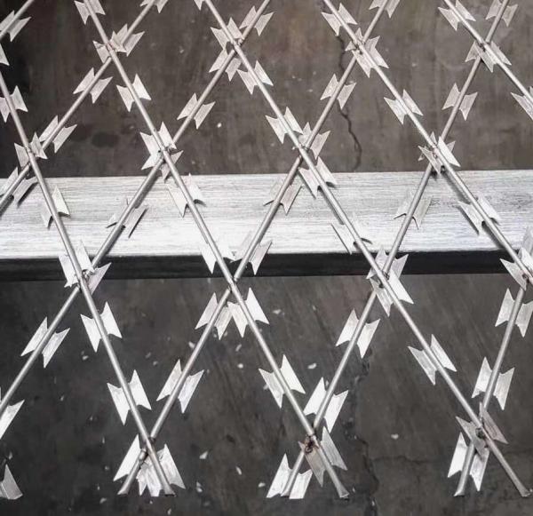High Strength Galvanized Anti-Climb Welded Barbed Razor Wire Mesh Fence