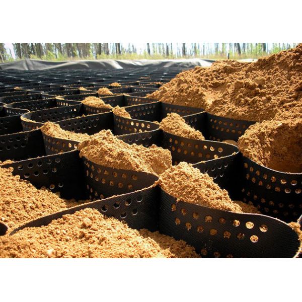 1420N / 10cm HDPE Geosynthetic Fabric Welding 300mm Three Dimensional Net Structure