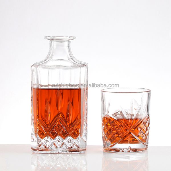 Customize Sealing Type Super Flint 70cl 75cl Empty Whisky Glass Bottle for Products