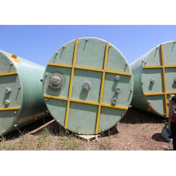Vertical Harmless Water Treatment Smooth FRP Storage Tank Cross Wound Antiseptic