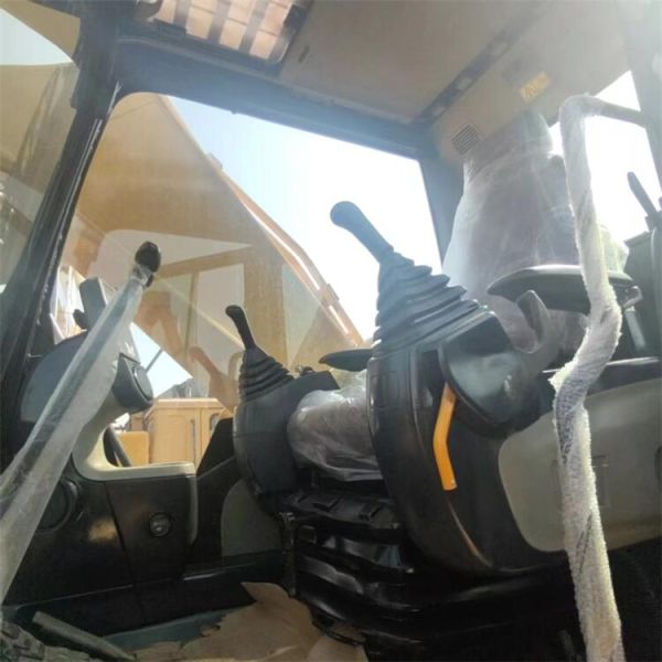 Original Hydraulic Pump Moving Type Crawler Chain Cat 320 Excavator with Breaker Hammer