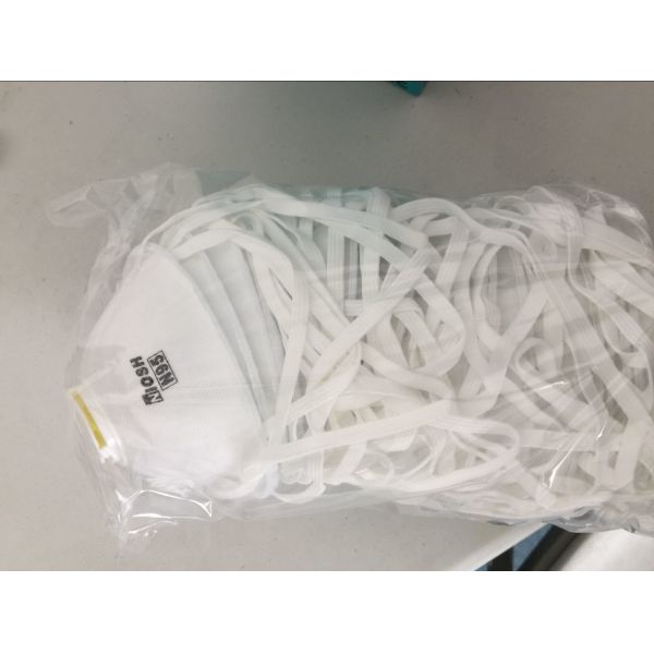 Full Face N95 Dust Mask , Cup Type Medical Respirator Mask With Valve Efficiently Filtrate